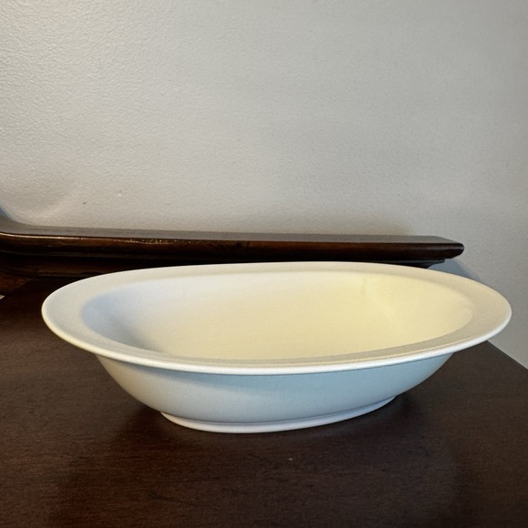 10" Noritake 4113 Oval Serving Bowl Solid White - Picture 1 of 7